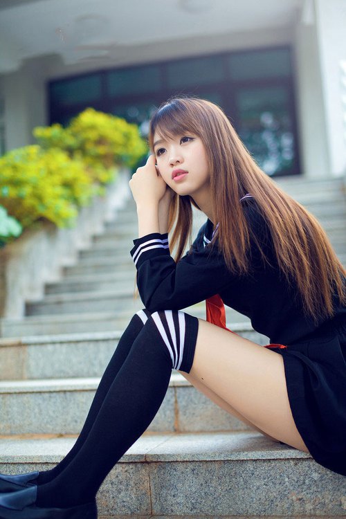 比利时男子排球队在小组赛中表现出色，晋级八强，比利时男子足球世界排名