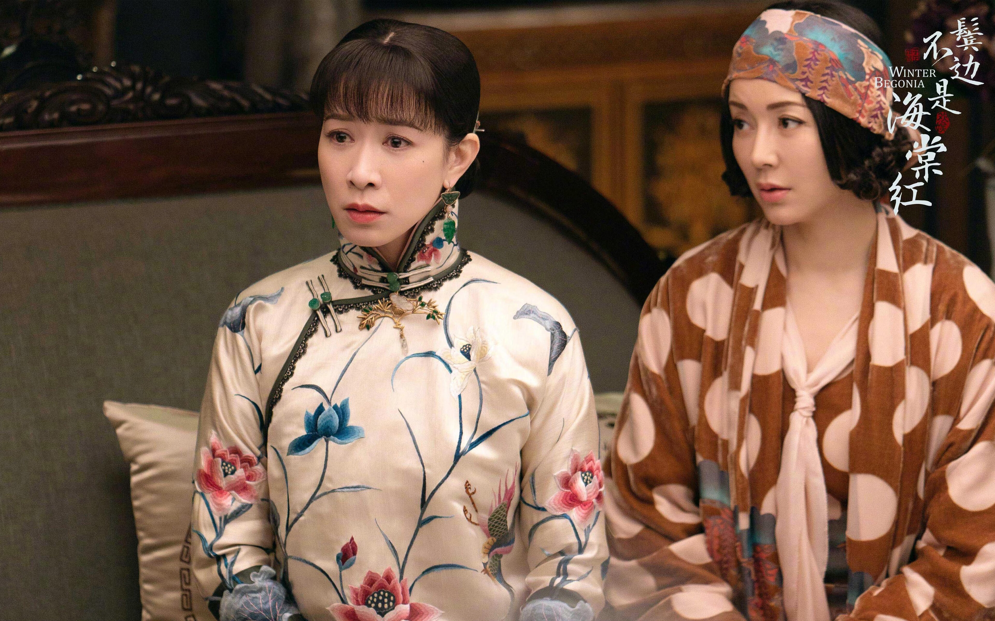 中国女子摔跤队世界大赛勇摘双银，中国女子摔跤表演赛