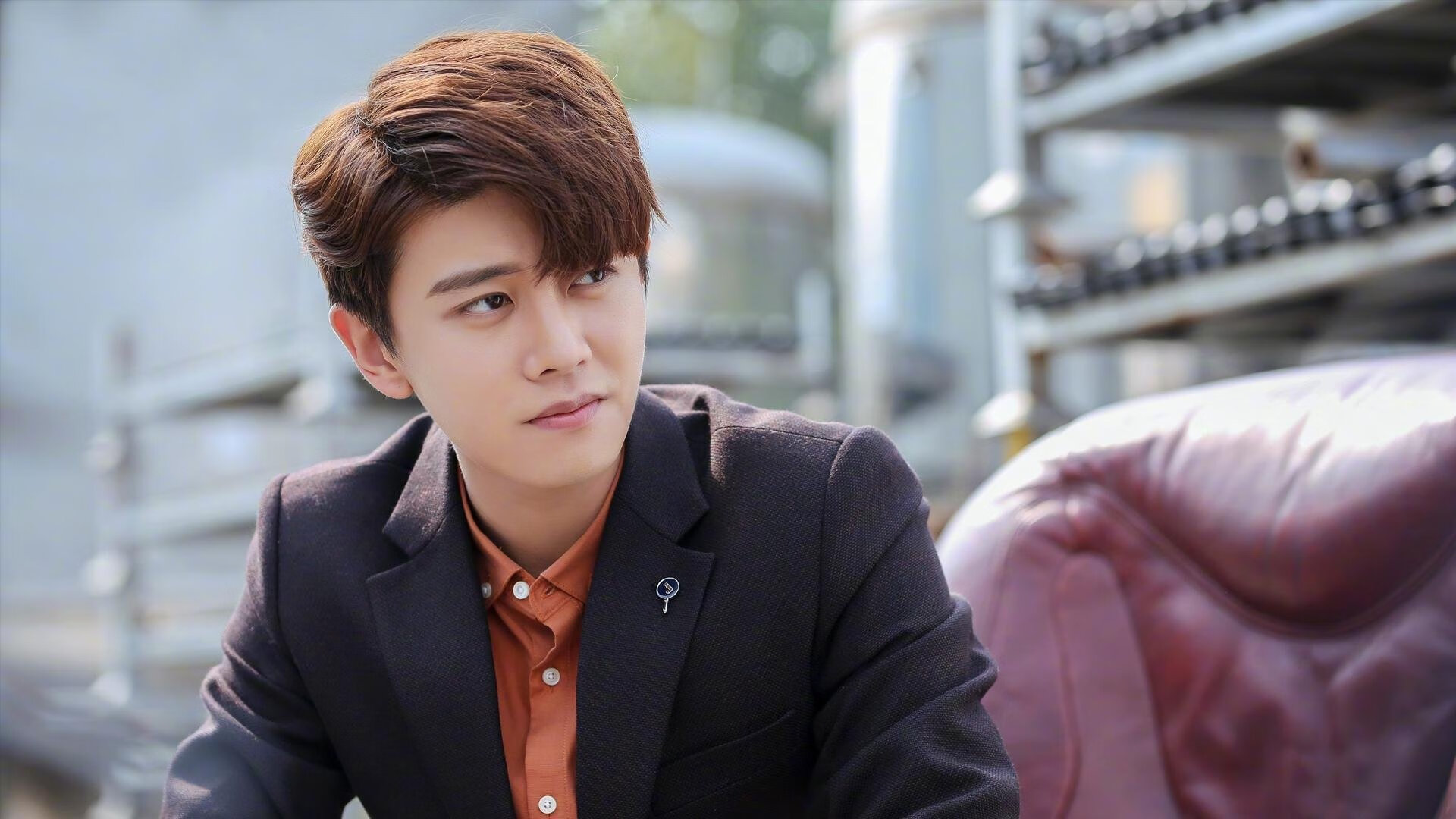 球场上的科技革命：虚拟实境与增强现实的应用，虚拟足球场